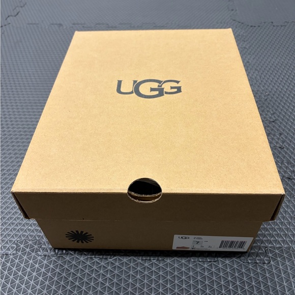 UGG - Chestnut Tasman Slippers - Picture 8 of 8